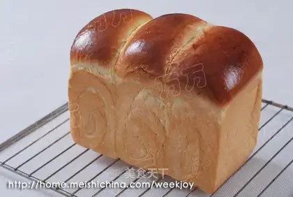 Light cream toast