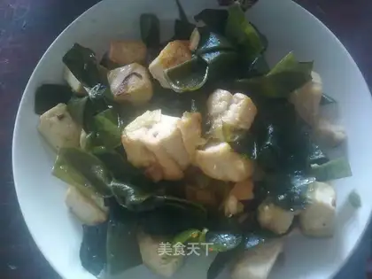 Grilled tofu with seaweed knots