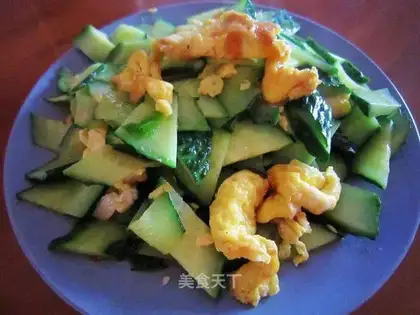 Scrambled cucumber with eggs