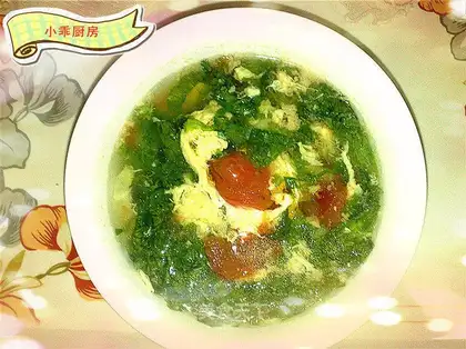 Tomato, lettuce and egg soup