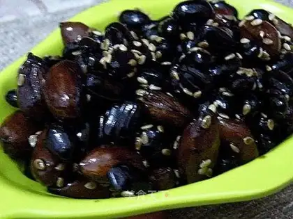 Korean boiled black beans