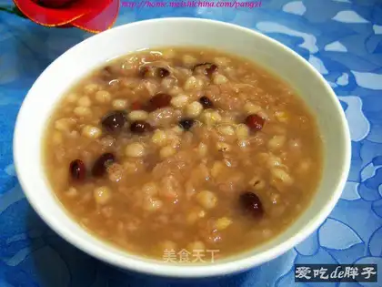 Glutinous rice, wheat and red bean porridge