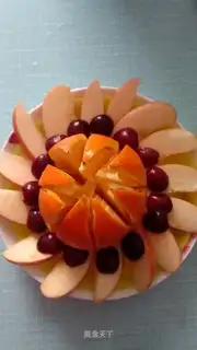 Flower-shaped fruit platter