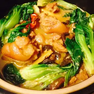 Spicy red burning pigs' feet