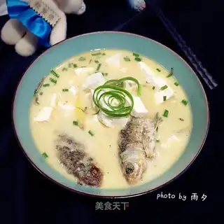 The tofu soup of the white fish