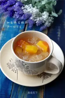 Peach glue, silver-eared soup