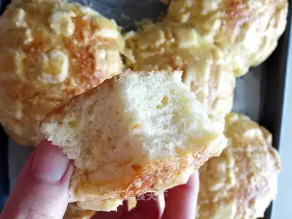 Pineapple bun