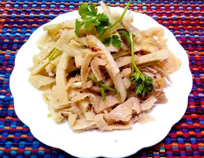 Spicy cow leaves