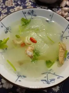 Seameat melon soup