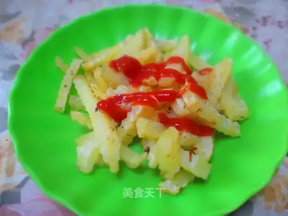 Tomato pickles and potatoes