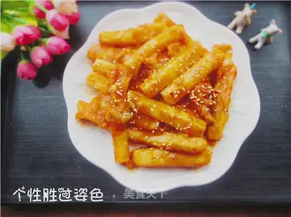 Hot fried rice cake