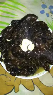 Clear the black ear