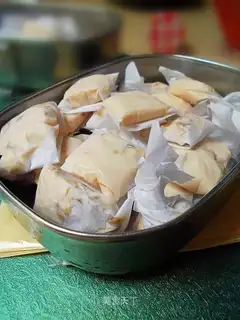Cow Rolling Sugar