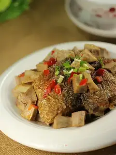 Cracked pepper tartare with fish