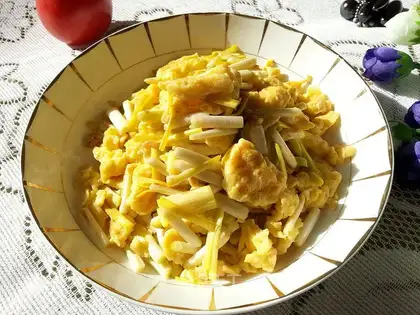 Garlic fried eggs