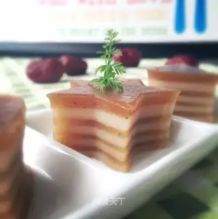 "Red date coconut juice, lasagna."