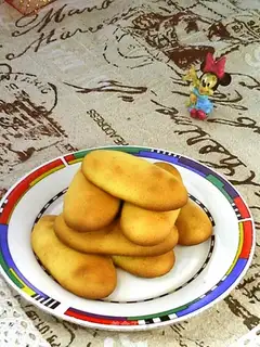 Goose eggs, yellow fingers