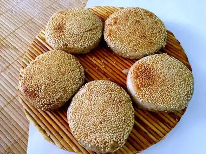 Sesame pancakes