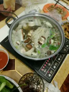 Chicken soup mushroom hotpot