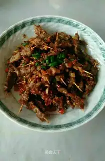 Spicy toothpick beef