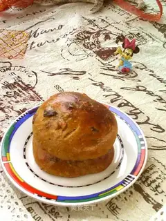 Red sugar walnut bread