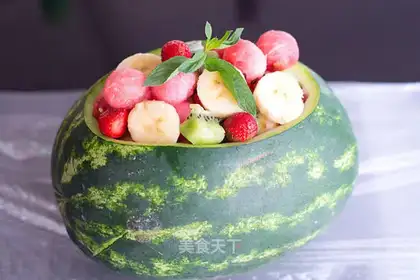 Fruit salad without dishes
