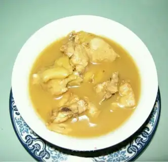 A chicken with yellow wine