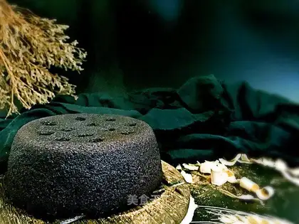 Coalball cake