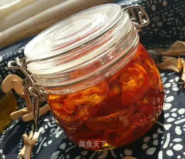 Dried tomatoes with oil