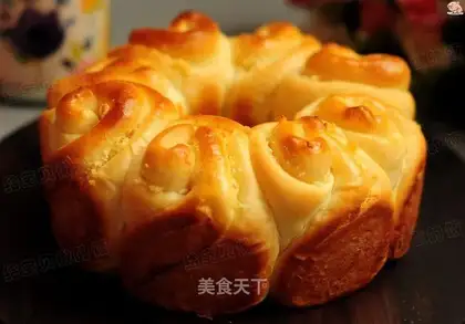 Coconut round bread
