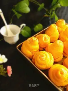 Pumpkin money rolls