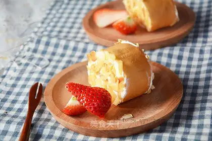 Almond cake rolls