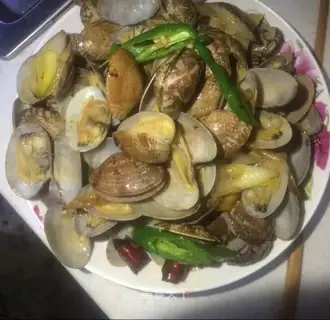 Onion pop clams