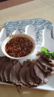 Quick hands with beef