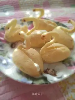 Swan puff