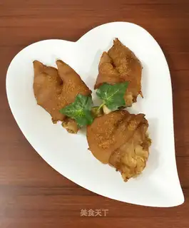 Roasted pig hoof