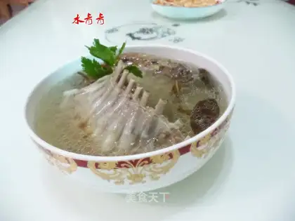 Fresh lamb chop soup