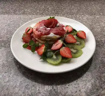 Strawberry sauce pancakes