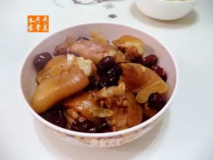Dry-dry red dates, pigs' feet