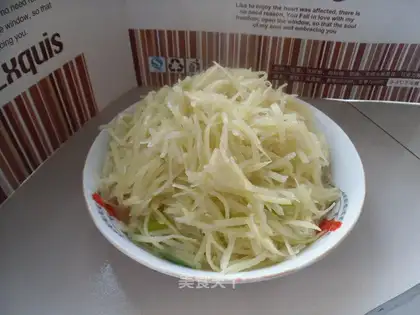 Grinding potatoes