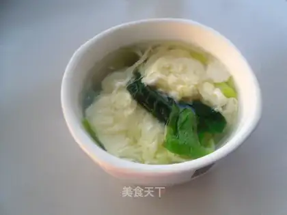 Spinach and eggflower soup