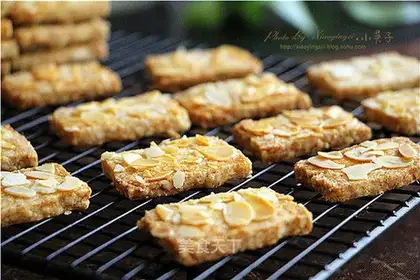 oatmeal almond waffles
