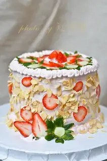 Strawberry cream cake