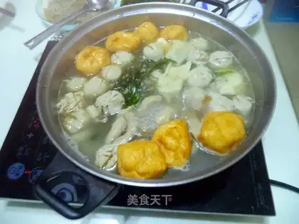A seaband fan dumpling pan