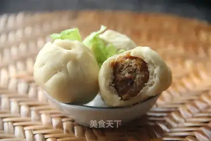 Little meatball buns