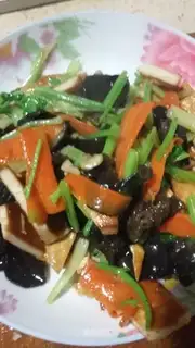 The celery fragrance is fried wood