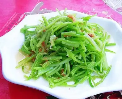 Shrimp fried celery