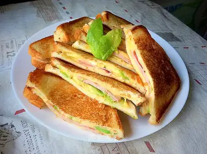 Breakfast avocado sandwiches