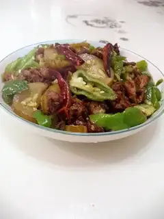 Sour cucumber fried duck