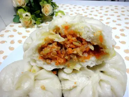 Carrot meat buns